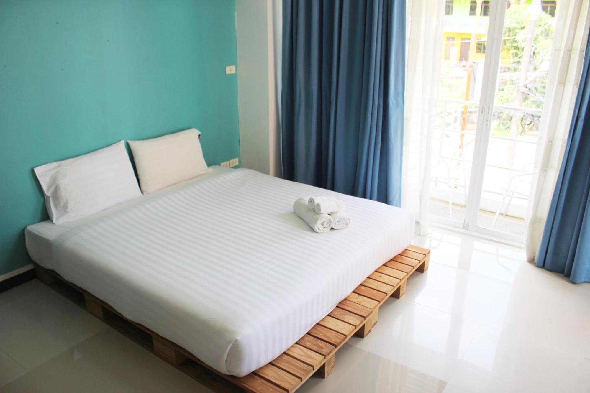 Hotel Kata Sea Host Karon Esterno foto
